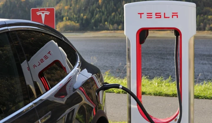 Global Plug-in Vehicle Share Reaches 27% in August as BEVs Outpace Hybrids